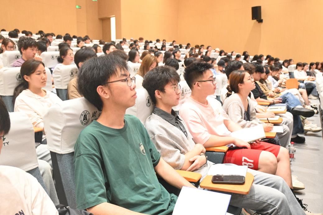 学院首期入党积极分子培训班顺利举行